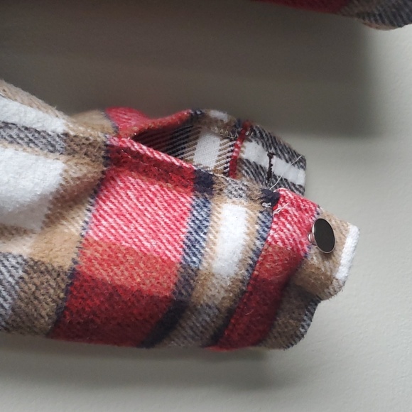 Flannel pattern Shacket - Picture 4 of 6